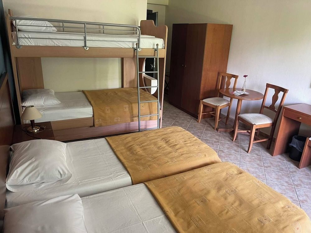 Basic Twin Room, Balcony, Mountain View