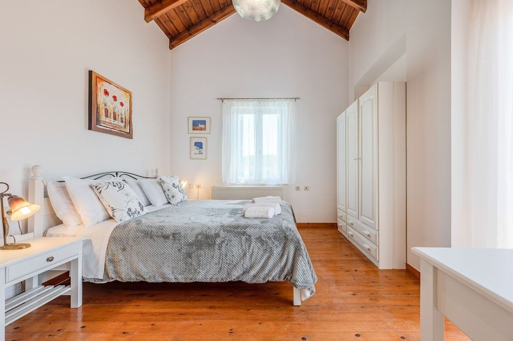 Villa, 1 Bedroom, Pool Access, Mountain View