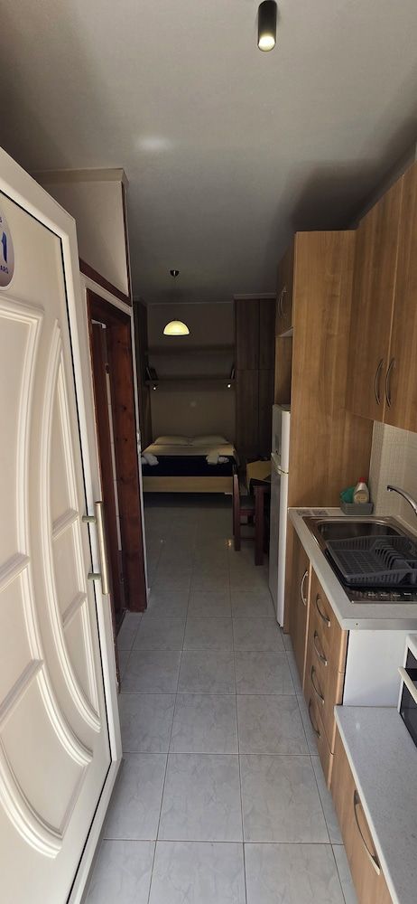 GLIPTIS Apartments Luxury Triple Room 101, Partial Sea View 3