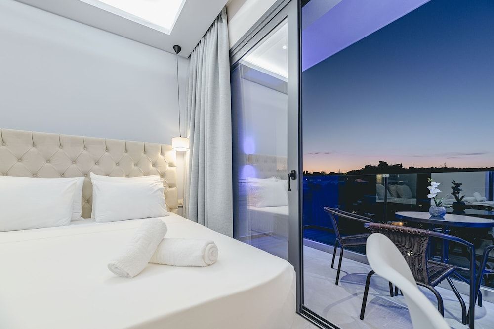 Triple Room, Courtyard View