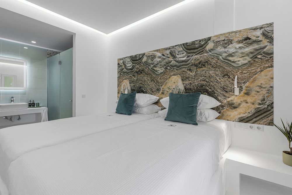 Deluxe Double Room, Patio, Courtyard View