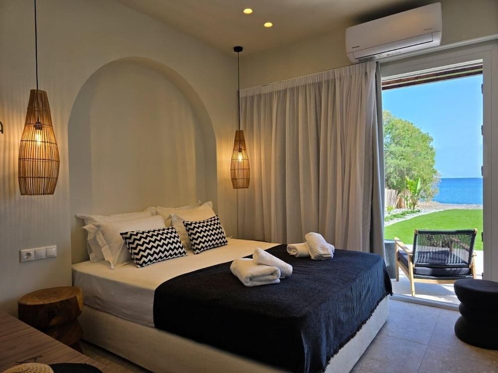 Luxury Villa, Beach View