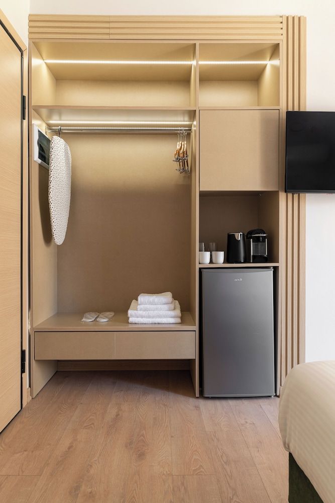 Phalerus Suites Superior Room 17