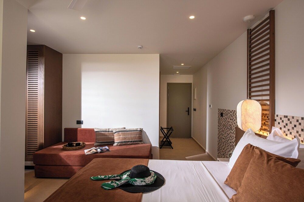 Luxury Suite, Patio, Sea View