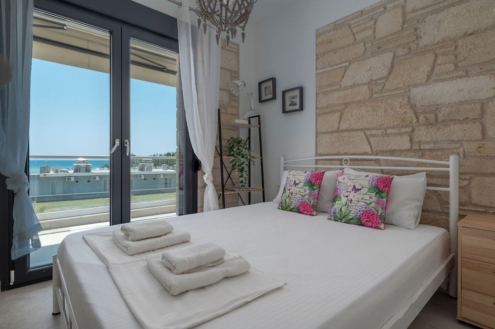 2 Level Suite Sea View