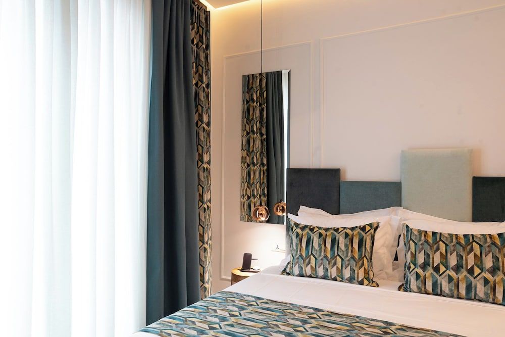 Garment District Suites Senior Suite, City View 10