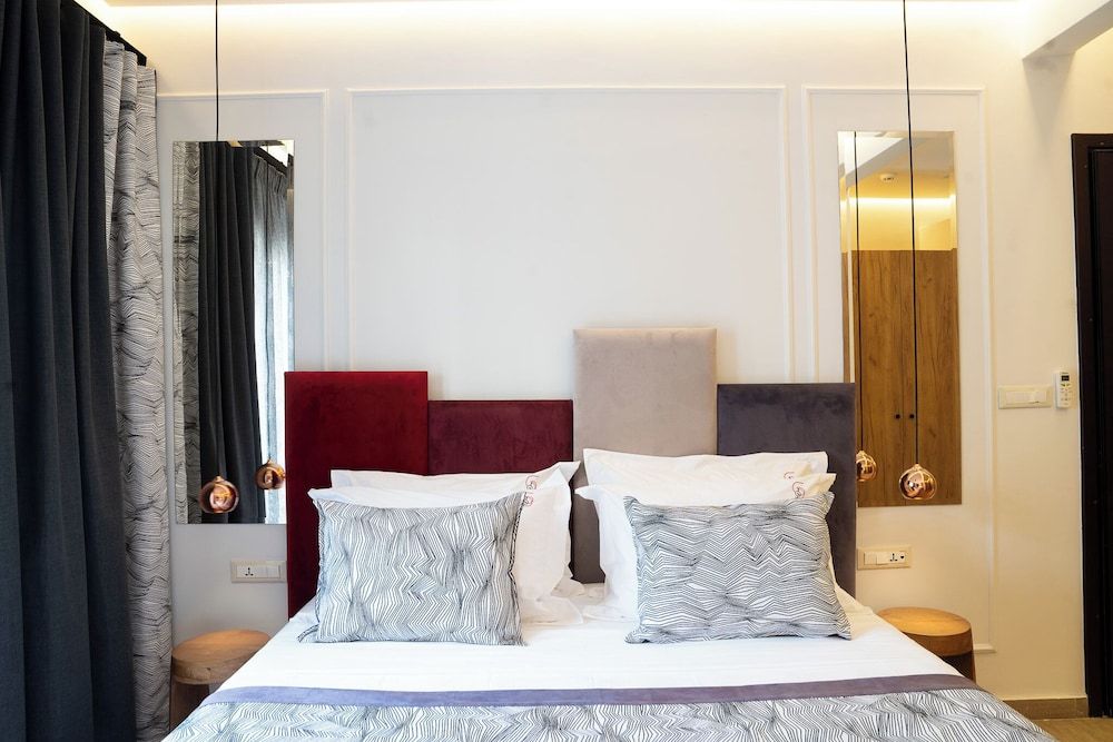 Garment District Suites Senior Suite, City View 8