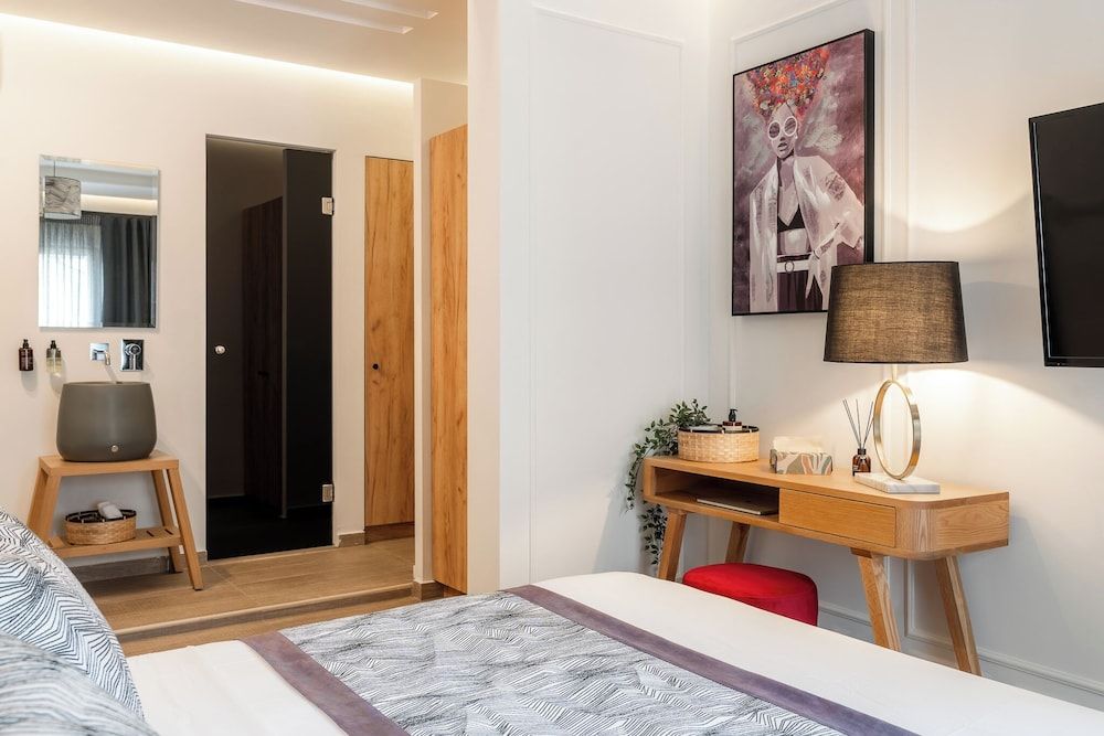 Garment District Suites Senior Suite, City View 2