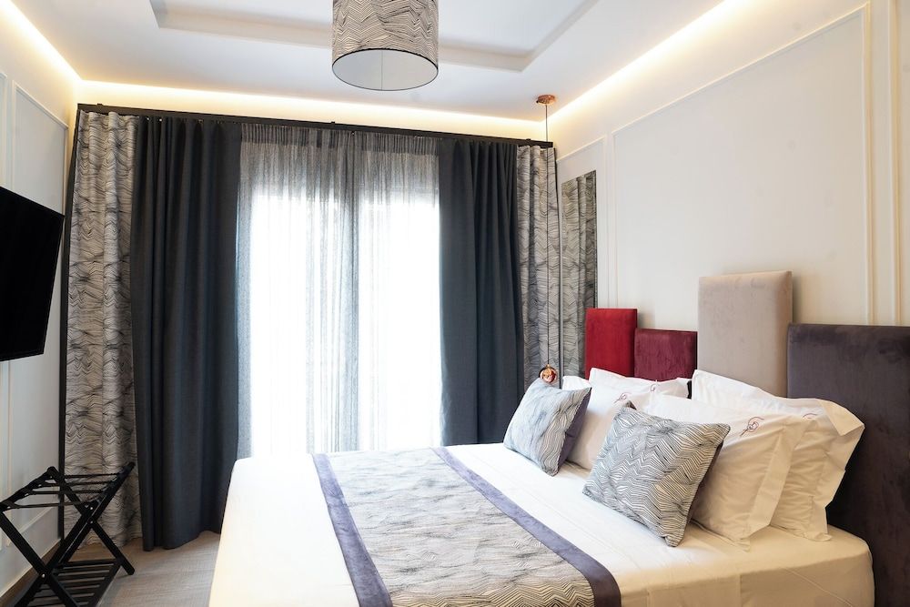 Garment District Suites Senior Suite, City View 11