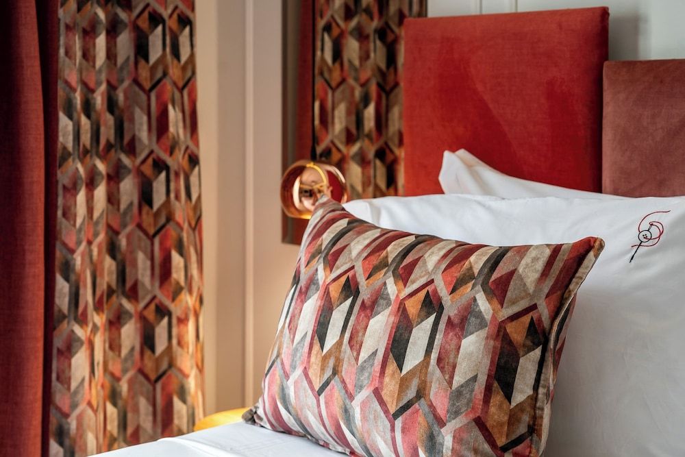 Garment District Suites Senior Suite, City View 6