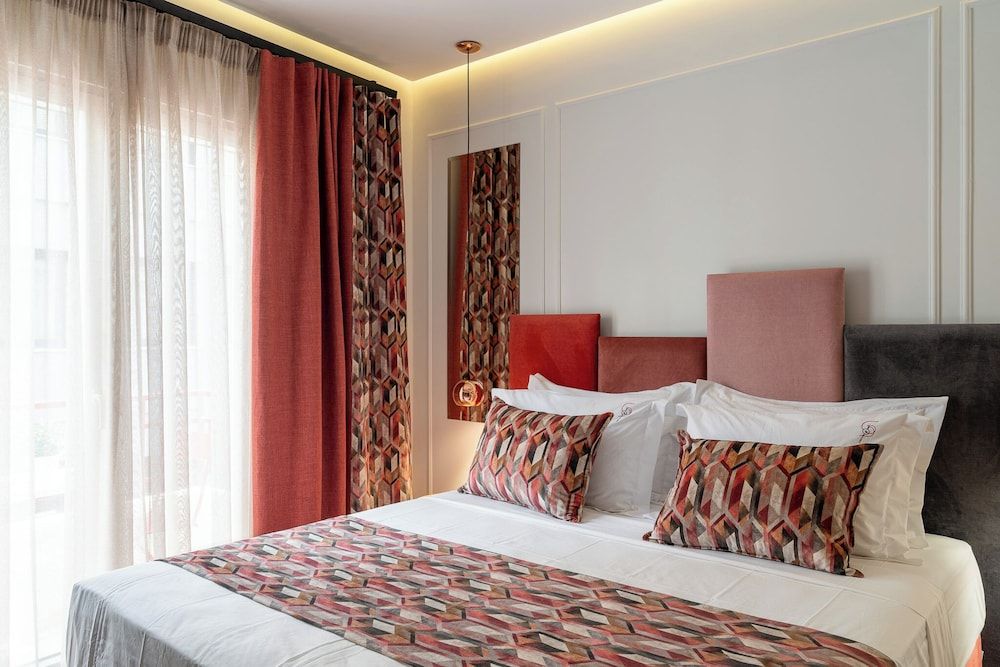 Garment District Suites Senior Suite, City View 4