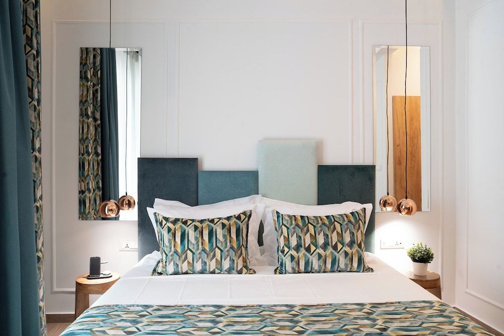 Garment District Suites Senior Suite, City View 9