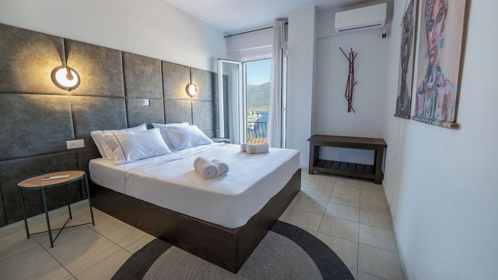 Luxury Apartment, 1 Queen Bed with Sofa bed, Balcony, Sea View