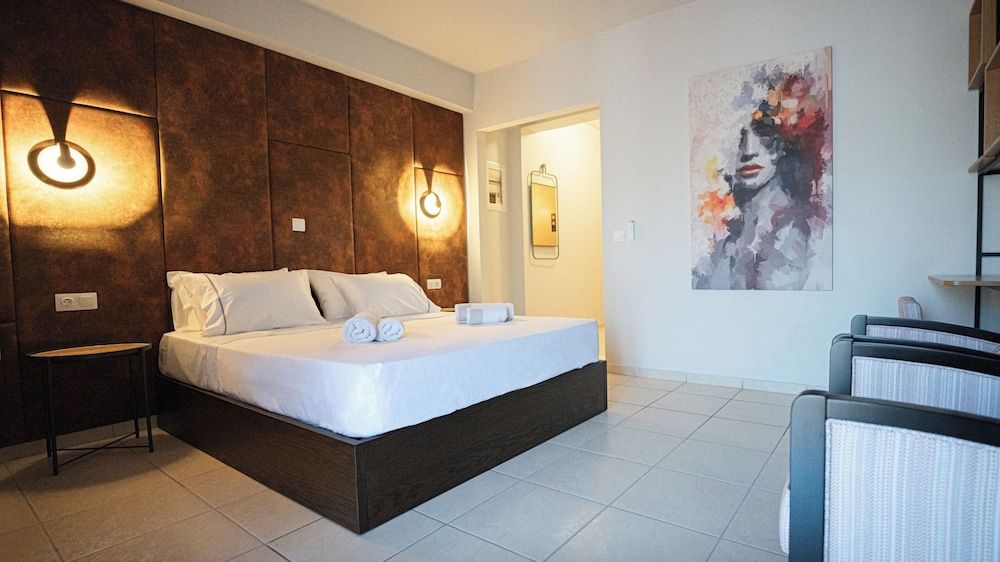 Business Suite, 1 Queen Bed, Balcony, Sea View