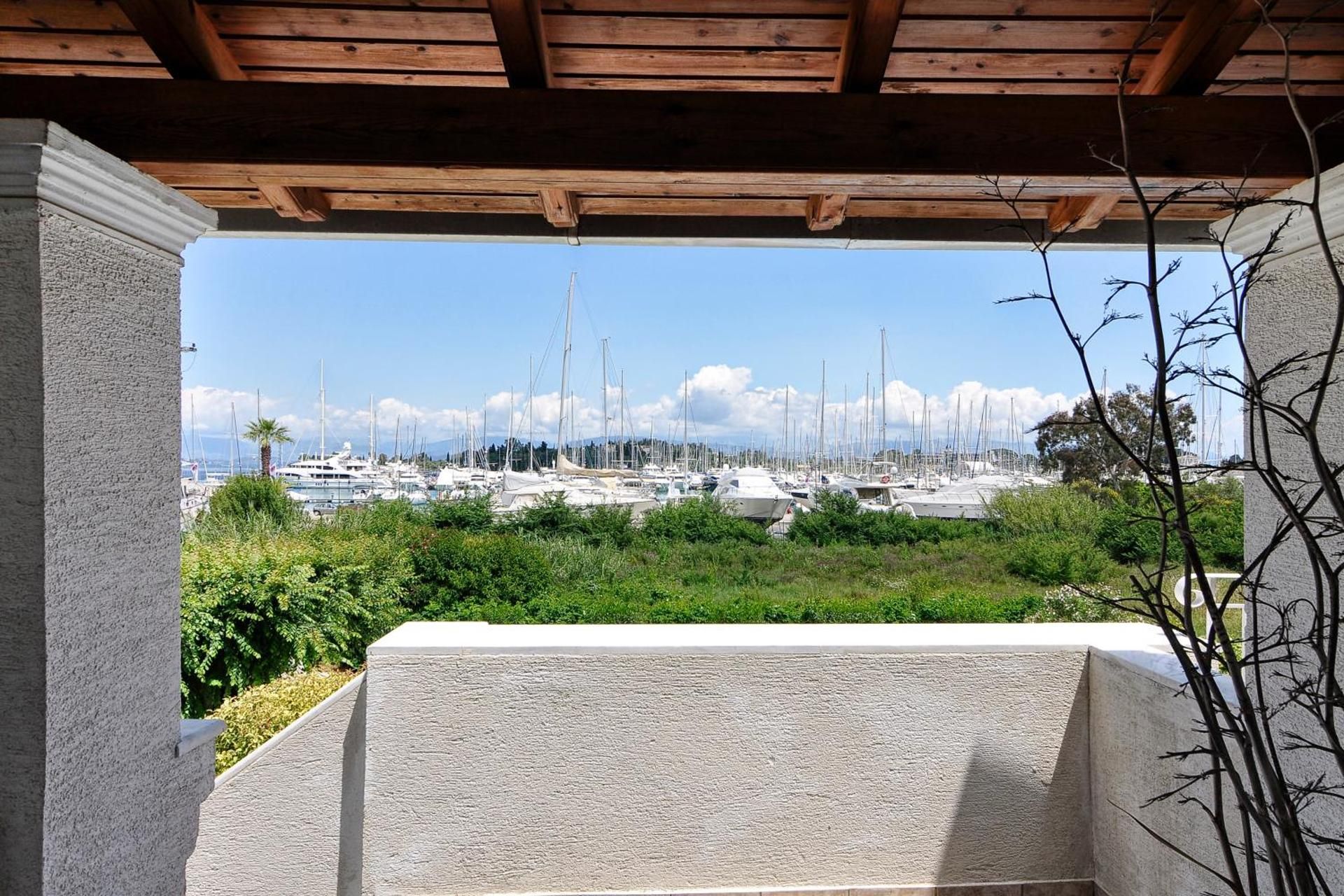 Apartment No6 - Top Floor with Marina and Pool view