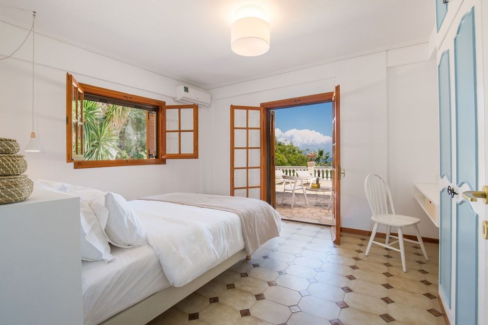Luxury Villa, 4 Bedrooms, Sea View