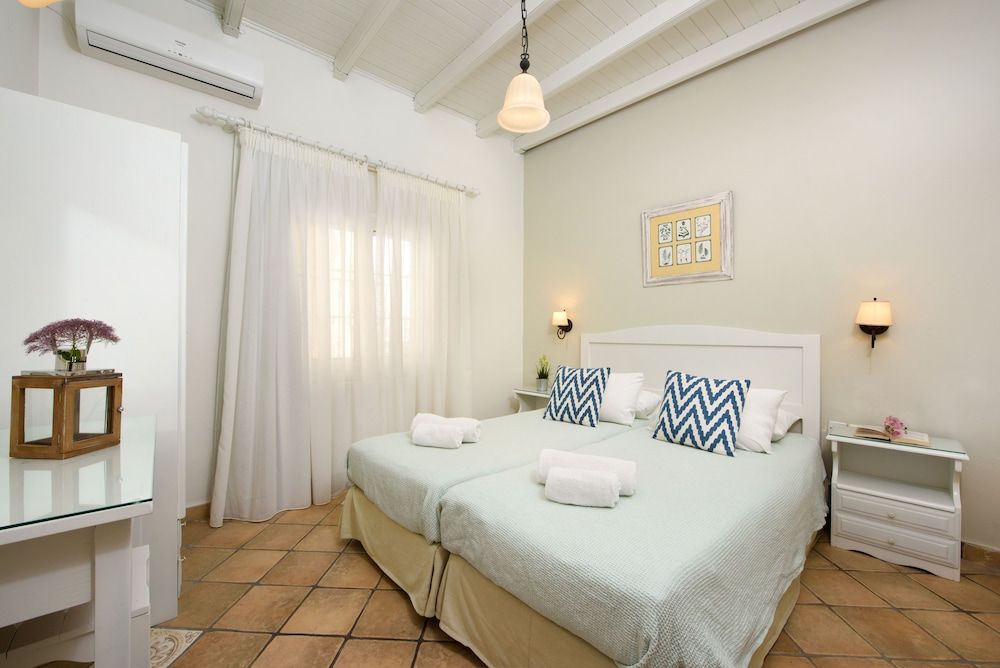 Exclusive Apartment, 2 Bedrooms, Balcony, Sea View