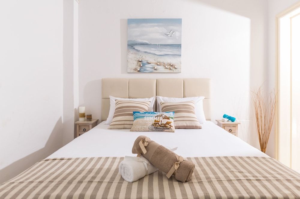 Ionian Grand by Checkin Apartment, 3 Bedrooms 11