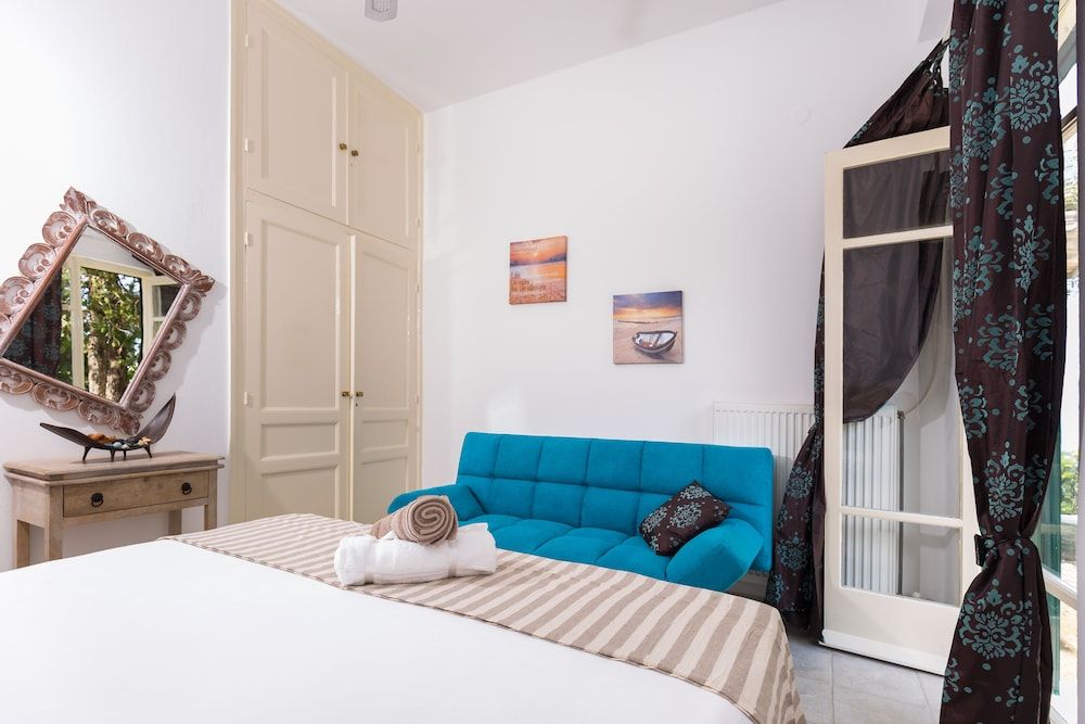 Ionian Grand by Checkin Apartment, 3 Bedrooms 9