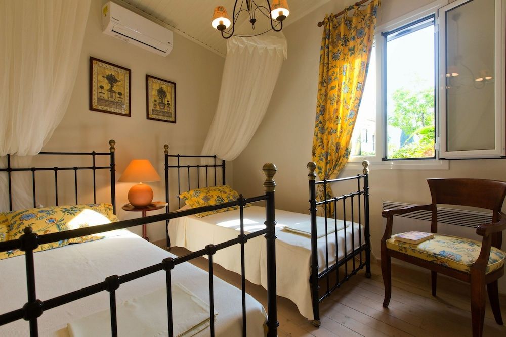 House, 2 Bedrooms