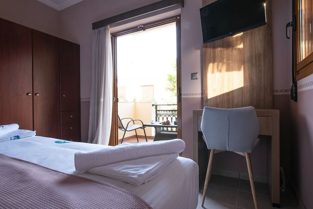 Cyrenia Guesthouse Suite, Balcony 2