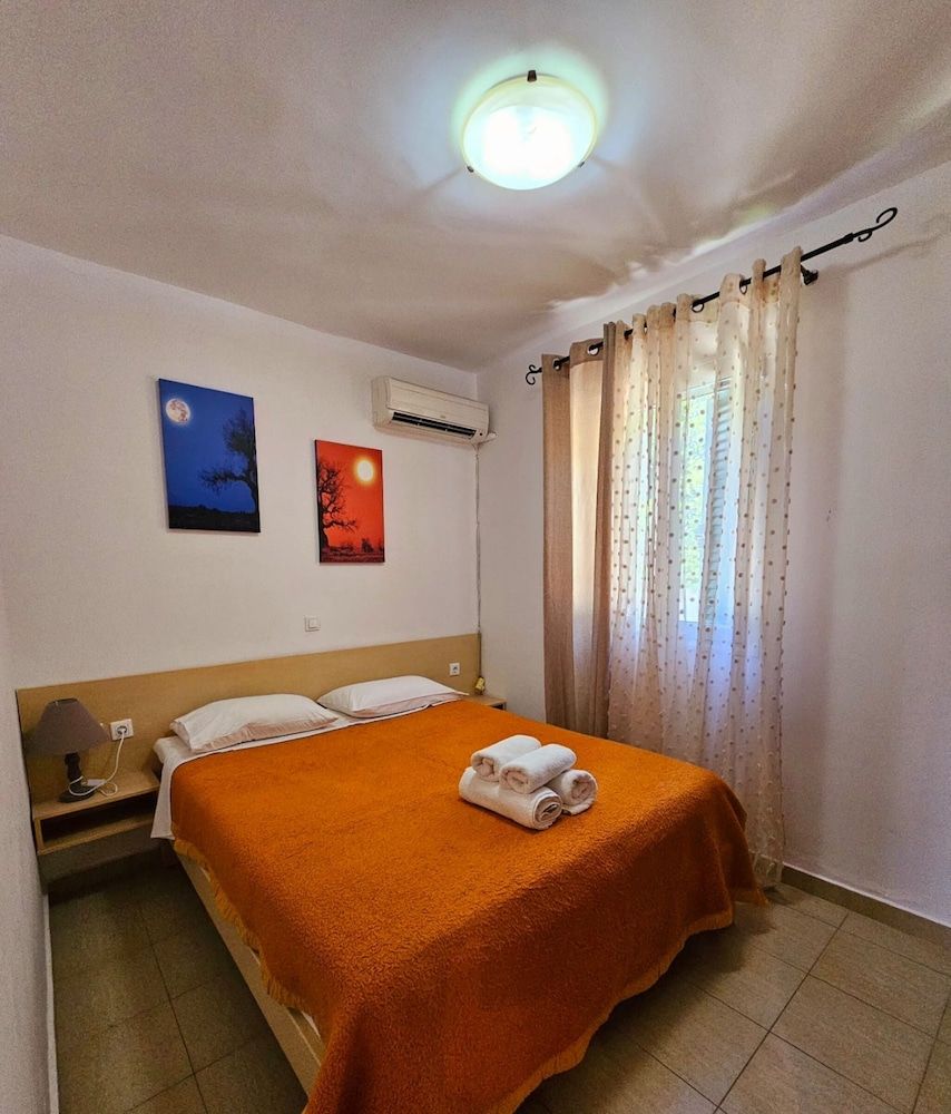 Apartment, 1 Bedroom, Smoking, Mountain View