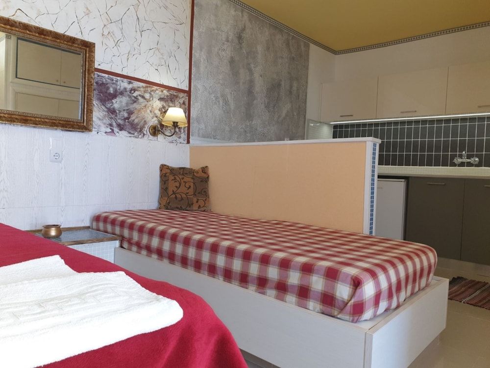 Studio, 1 Bedroom, Balcony, Garden View