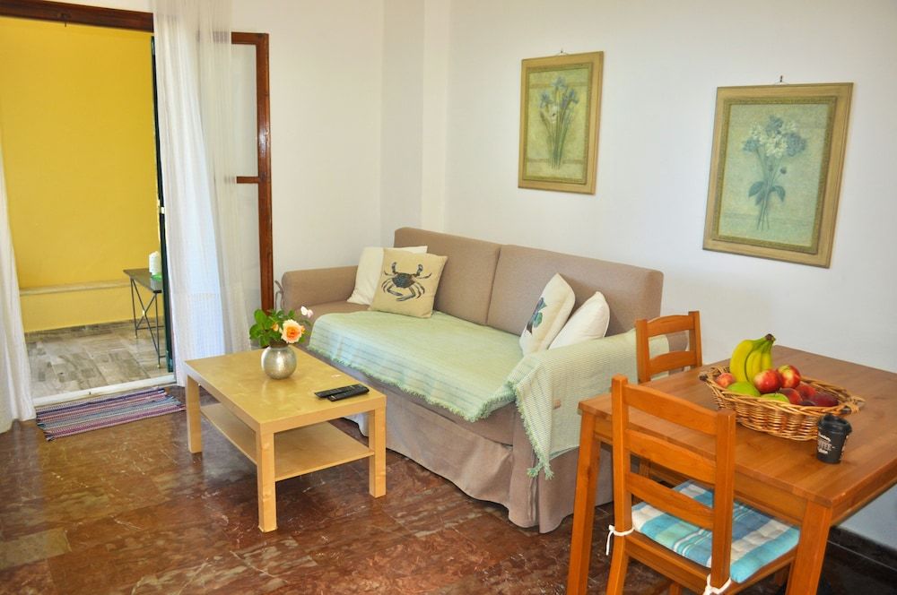 Apartment, 2 Bedrooms, Smoking, Patio