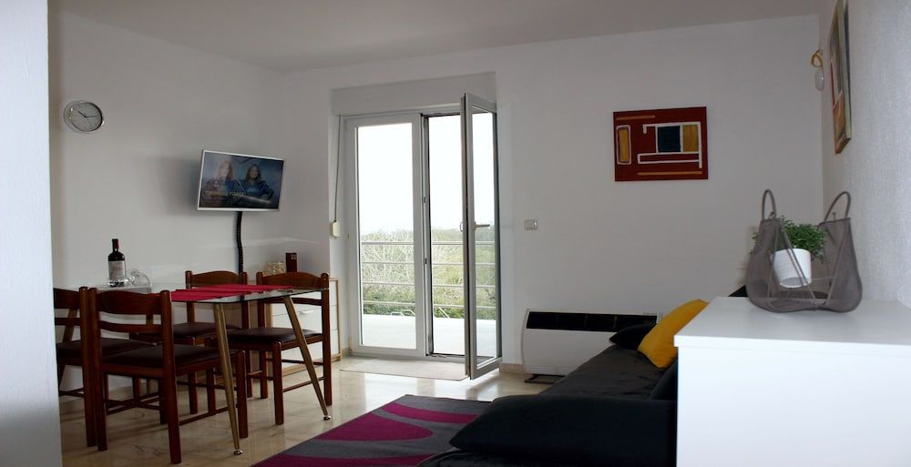 Exclusive Apartment, 1 Queen Bed with Sofa bed, Patio, Ocean View