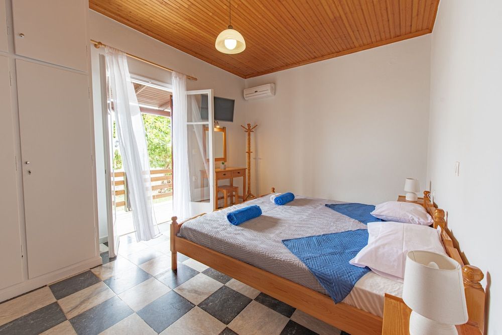 House, 2 Bedrooms, Smoking, Patio