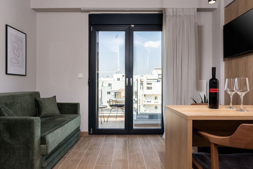 Empress Luxury Residences Deluxe Suite 14