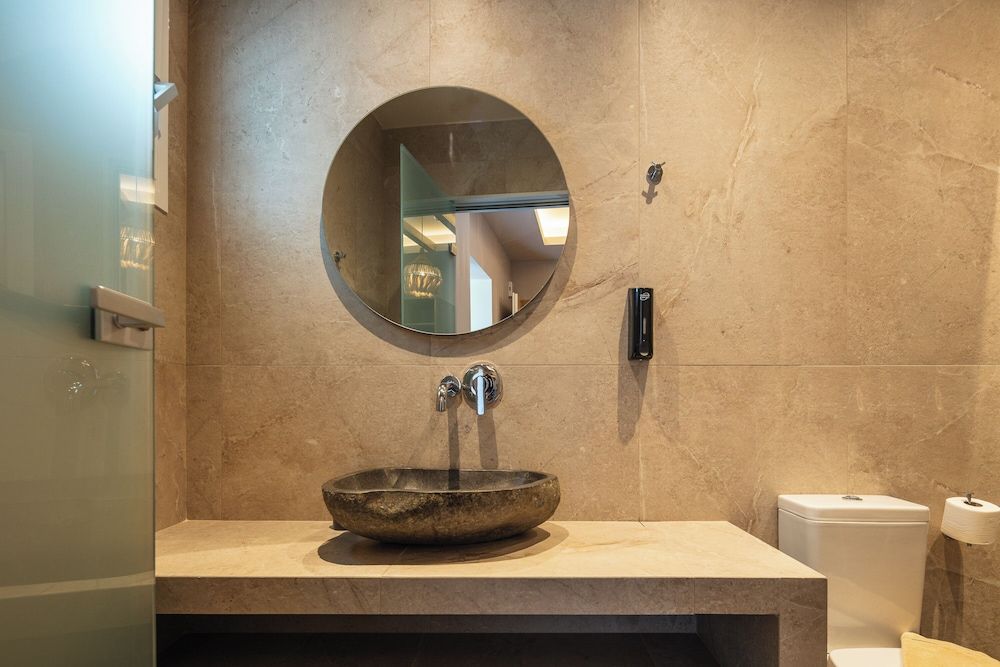 Skipper Beachfront Suites Junior Suite (Inland View) 5