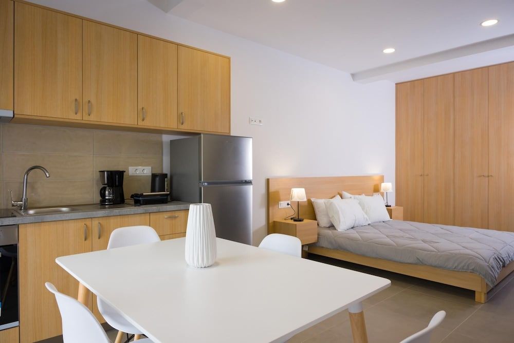 Apartment, Smoking