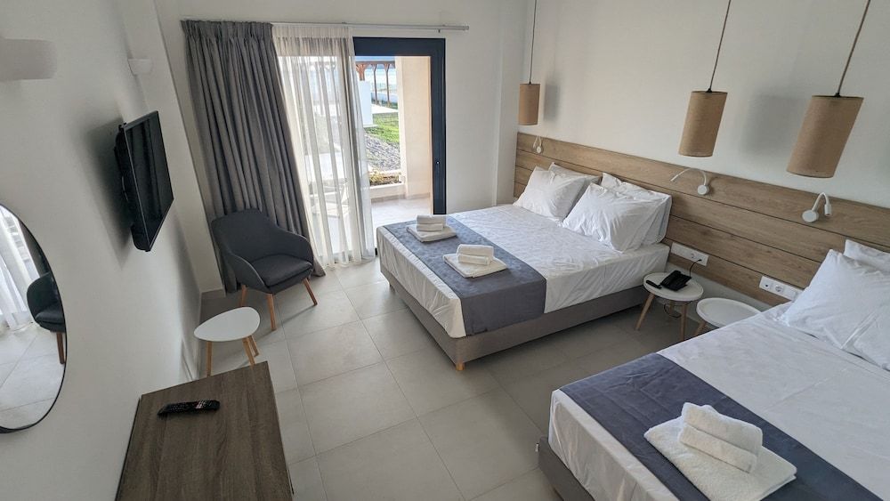 Triple Room | Deluxe Pool & Sea View