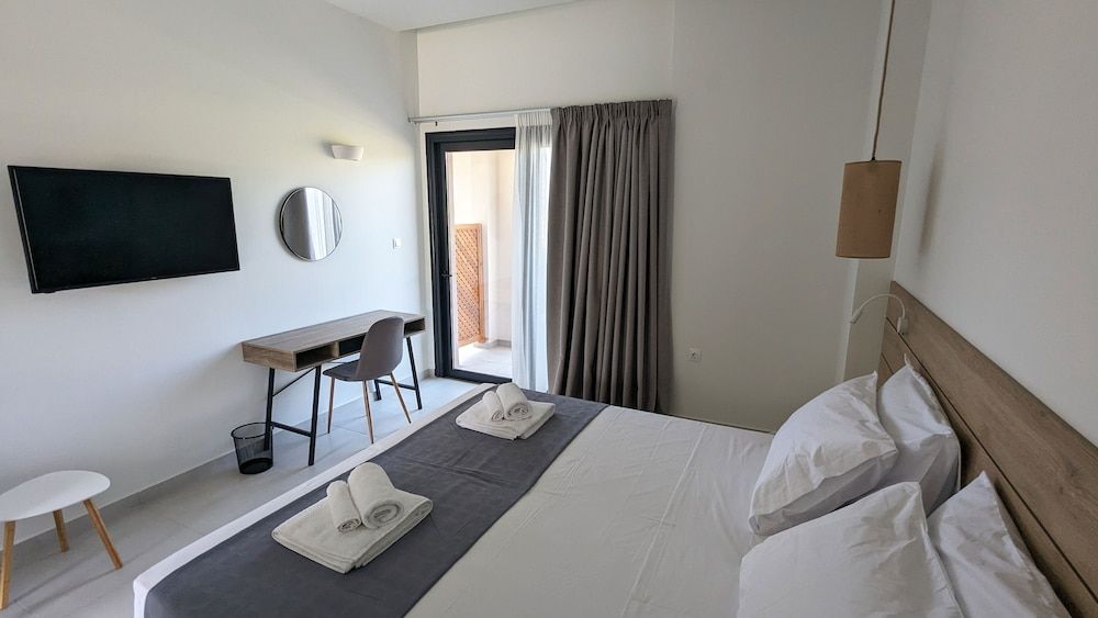 Double Room | Garden & Side Sea View