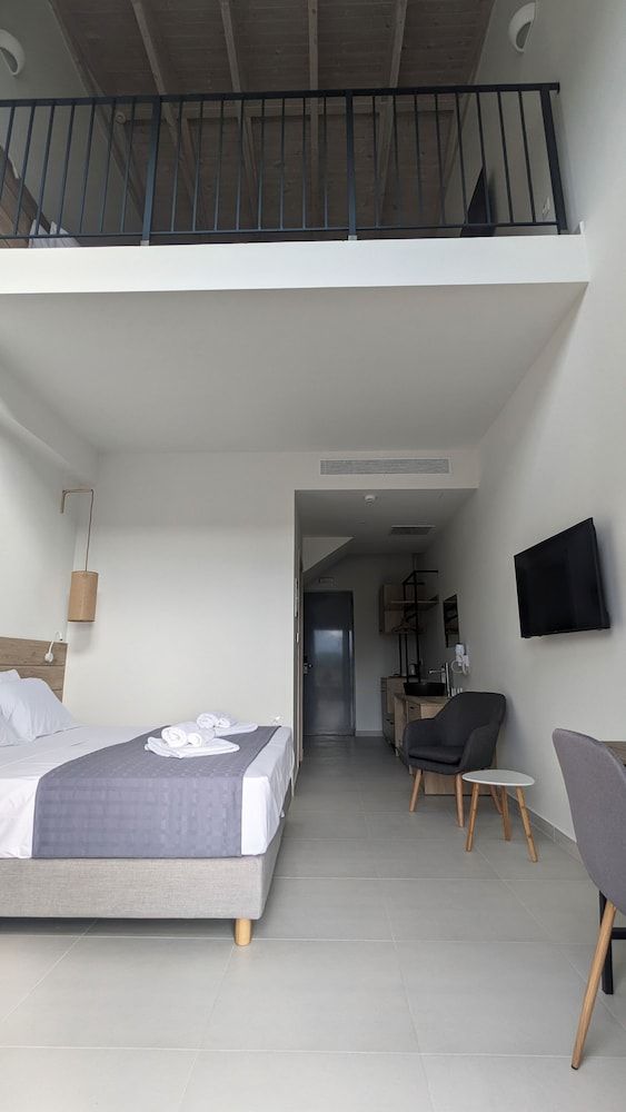 Maisonette | Garden & Side Sea View