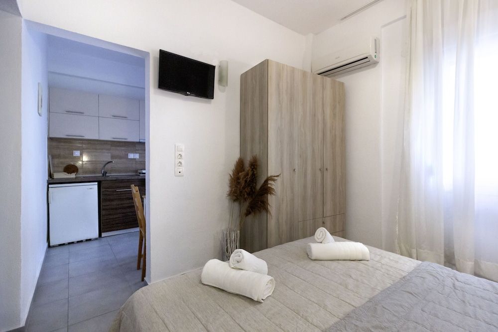 Villa Pearl Deluxe Double Room 4