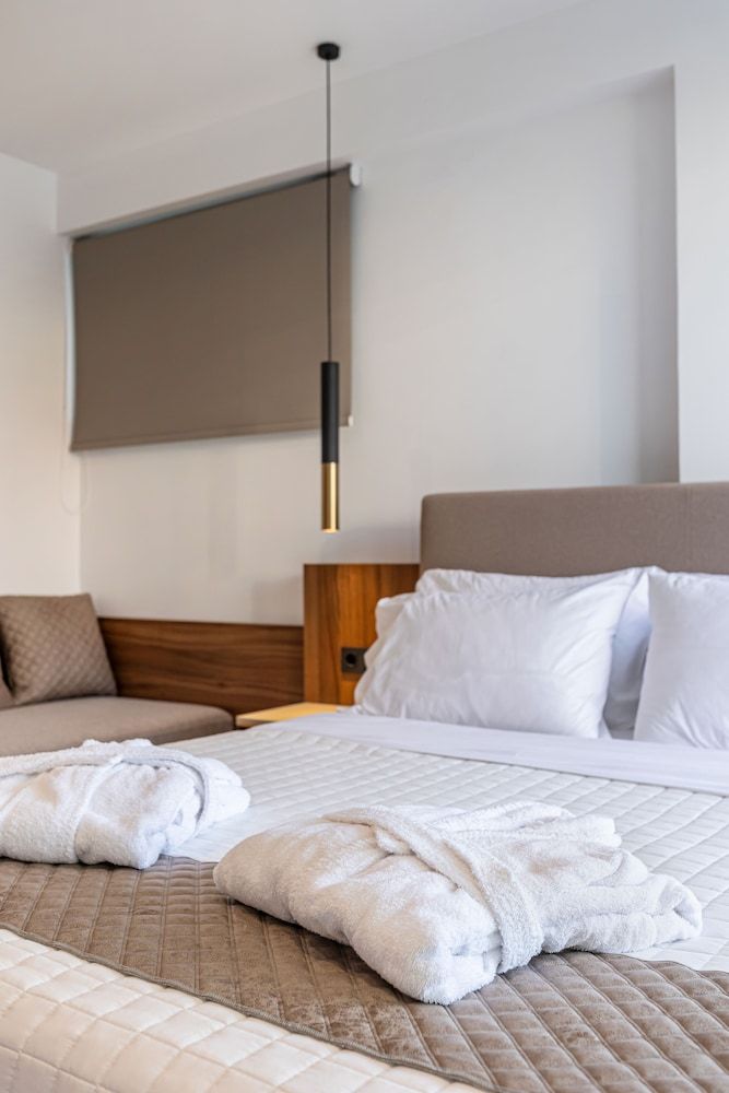 Superior Triple Room, Balcony, City View