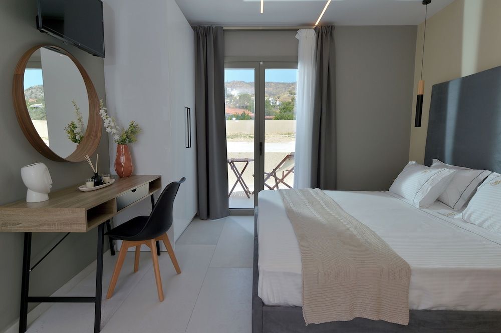 Superior Double Room, 1 Double Bed with Sofa bed, Mountain View, Ground Floor
