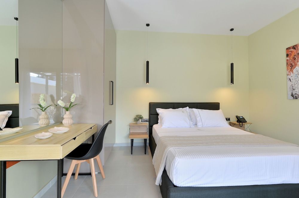 Swan Paradise Residences Deluxe Room, 1 Double Bed with Sofa bed, Mountain View, Ground Floor 4