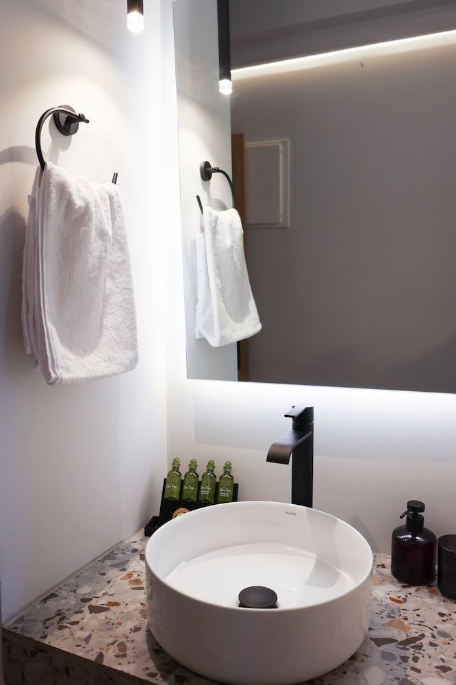 Up Hill Unique Boutique Hotel Deluxe Double or Twin Room 6