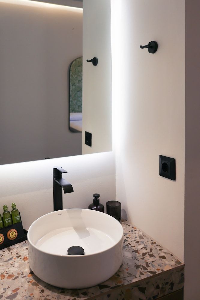 Up Hill Unique Boutique Hotel Deluxe Double or Twin Room 4