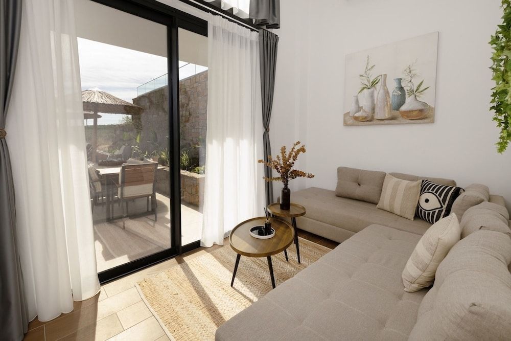 Flamingo Living Suites & Villas Rocky Villa 3