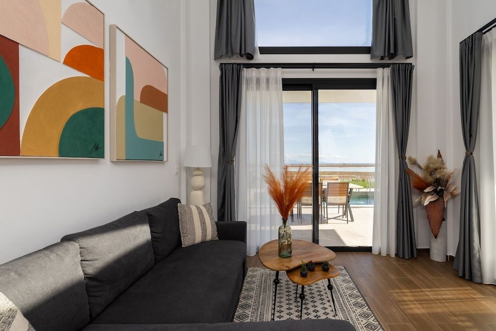 Flamingo Living Suites & Villas Signature Villa 14