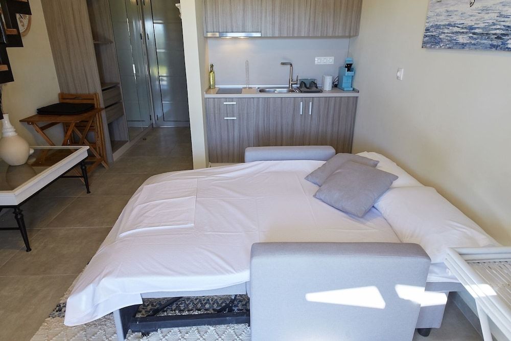 Flamingo Living Suites & Villas Junior Suite 2