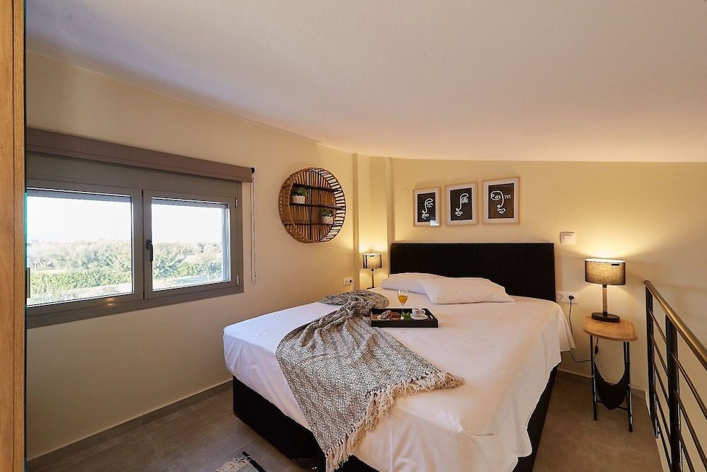 Flamingo Living Suites & Villas Junior Suite 3