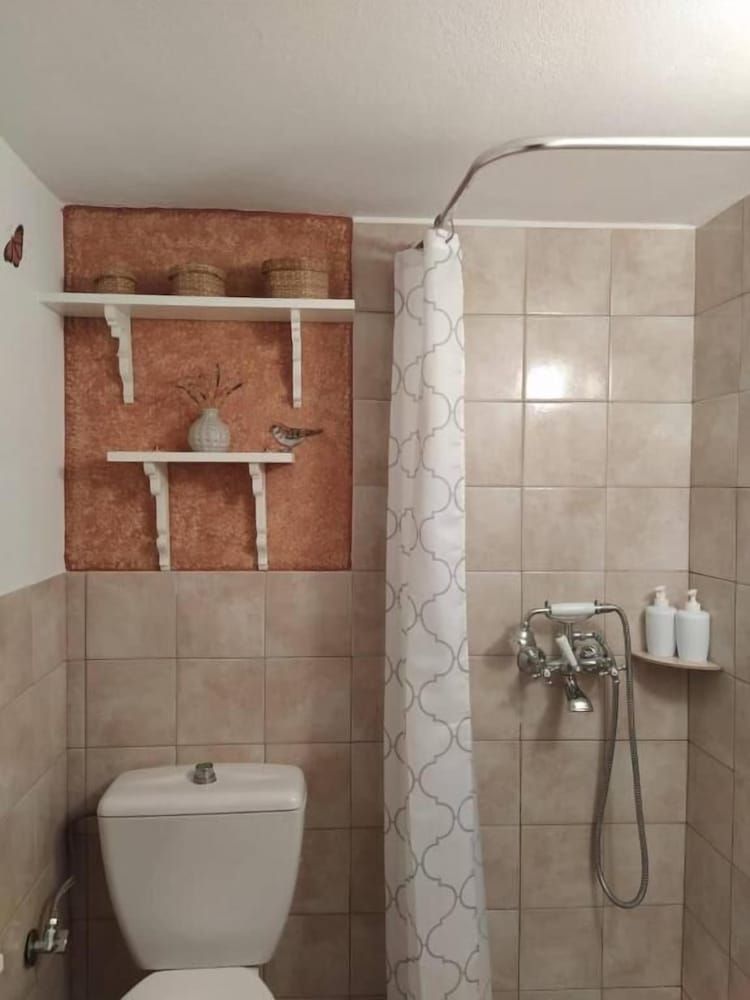 Kanto's Guesthouse Traditional Triple Room 7