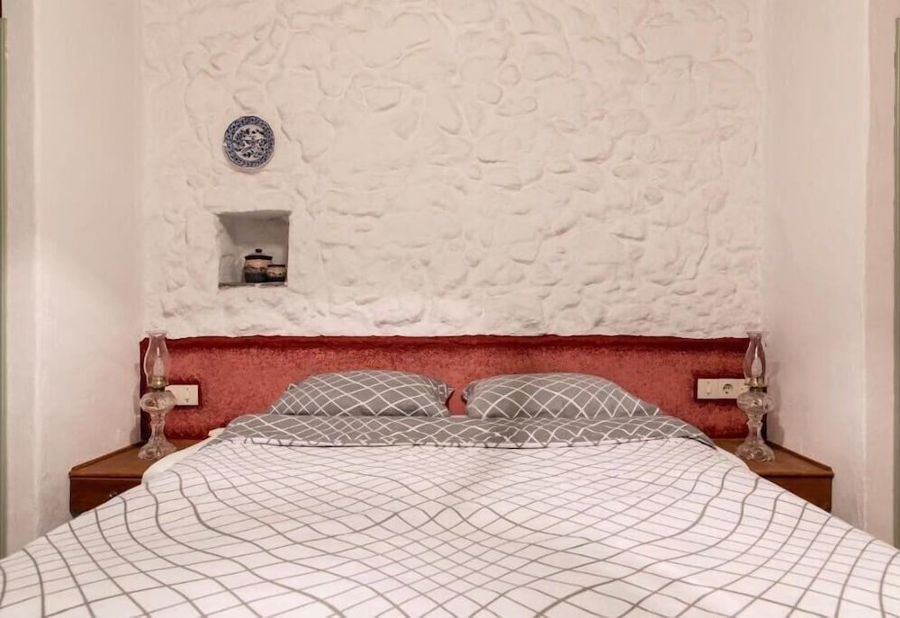 Kanto's Guesthouse Traditional Bungalow, Garden View 2