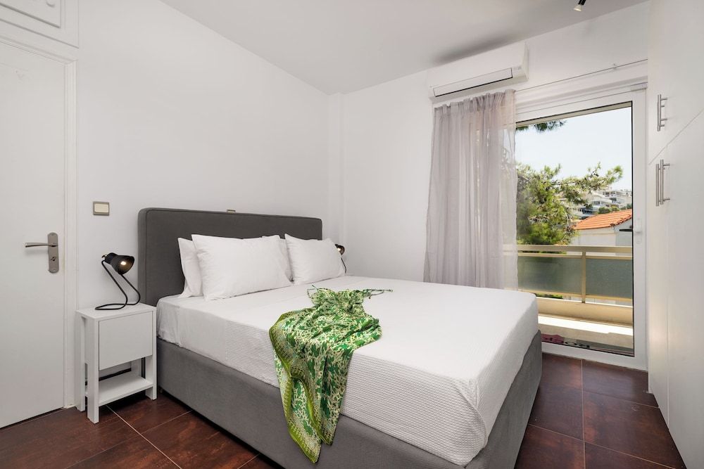 Relux Sea View 2 Bedroom Apartment by BluPine