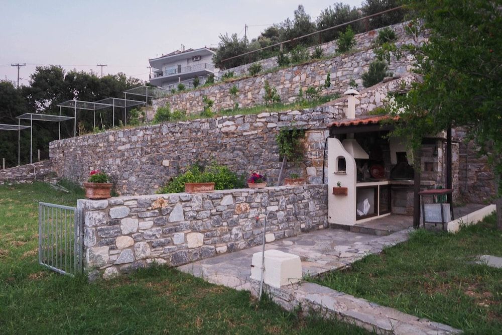 Sonia Rustic Mansion - 5bd 30 Sec Walk T